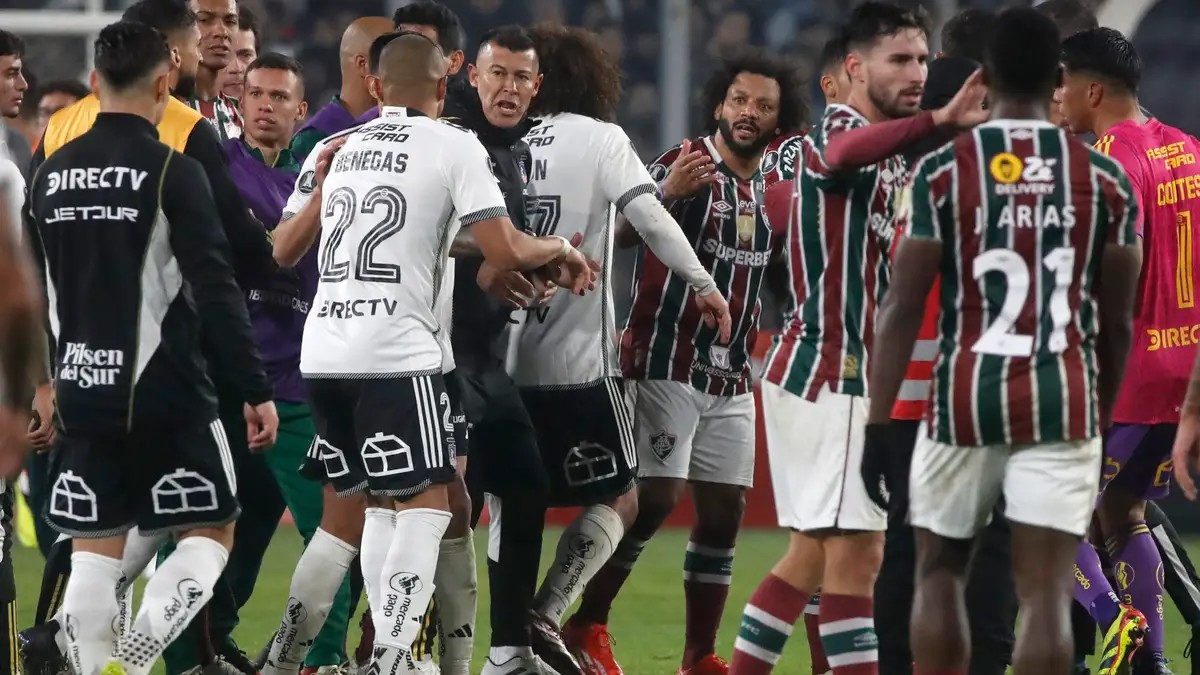 El cruce protagonizado por Leandro Benegas al finalizar el partido de Colo-Colo