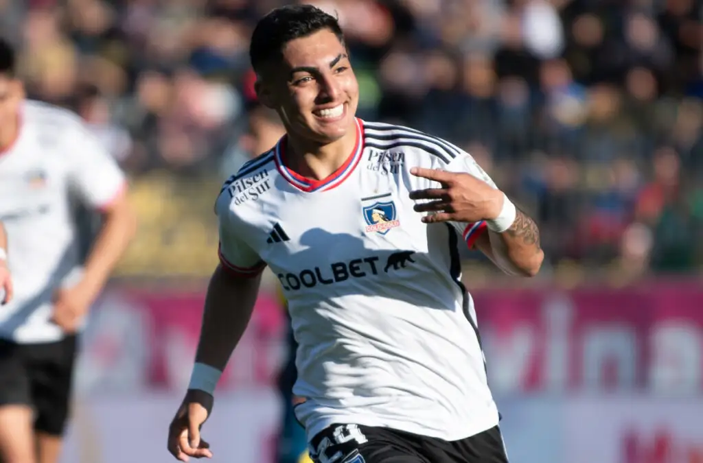 Foto: Octavio Córdova / Sentimiento Popular. Jordhy Thompson fue una de las figuras de Colo-Colo en la victoria sobre Everton.