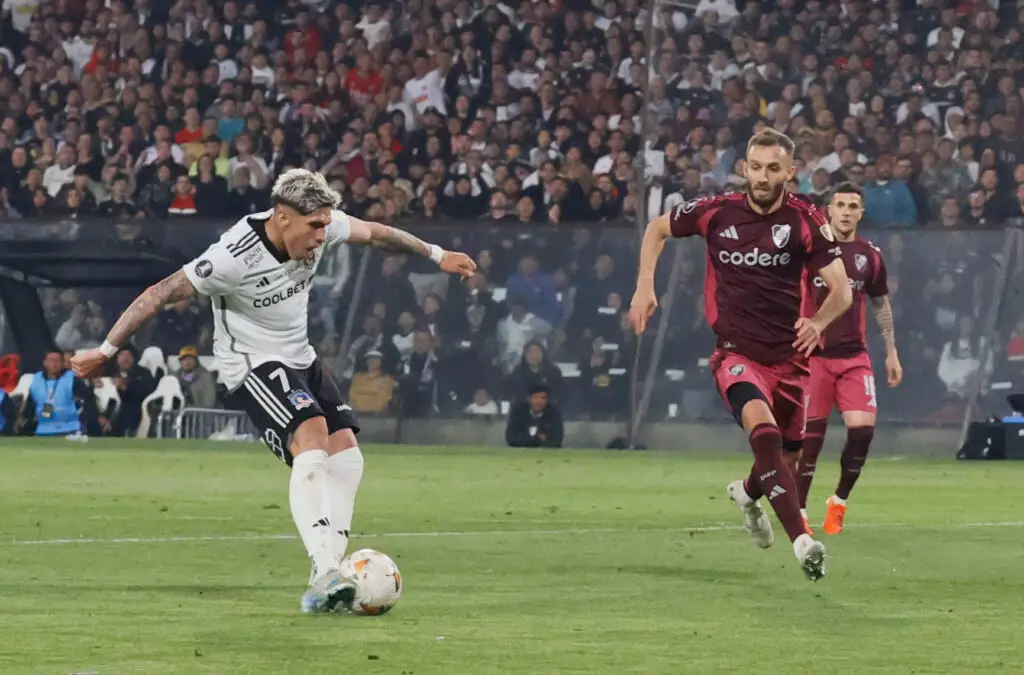 Colo-Colo buscará el pase a semifinal frente a River Plate.