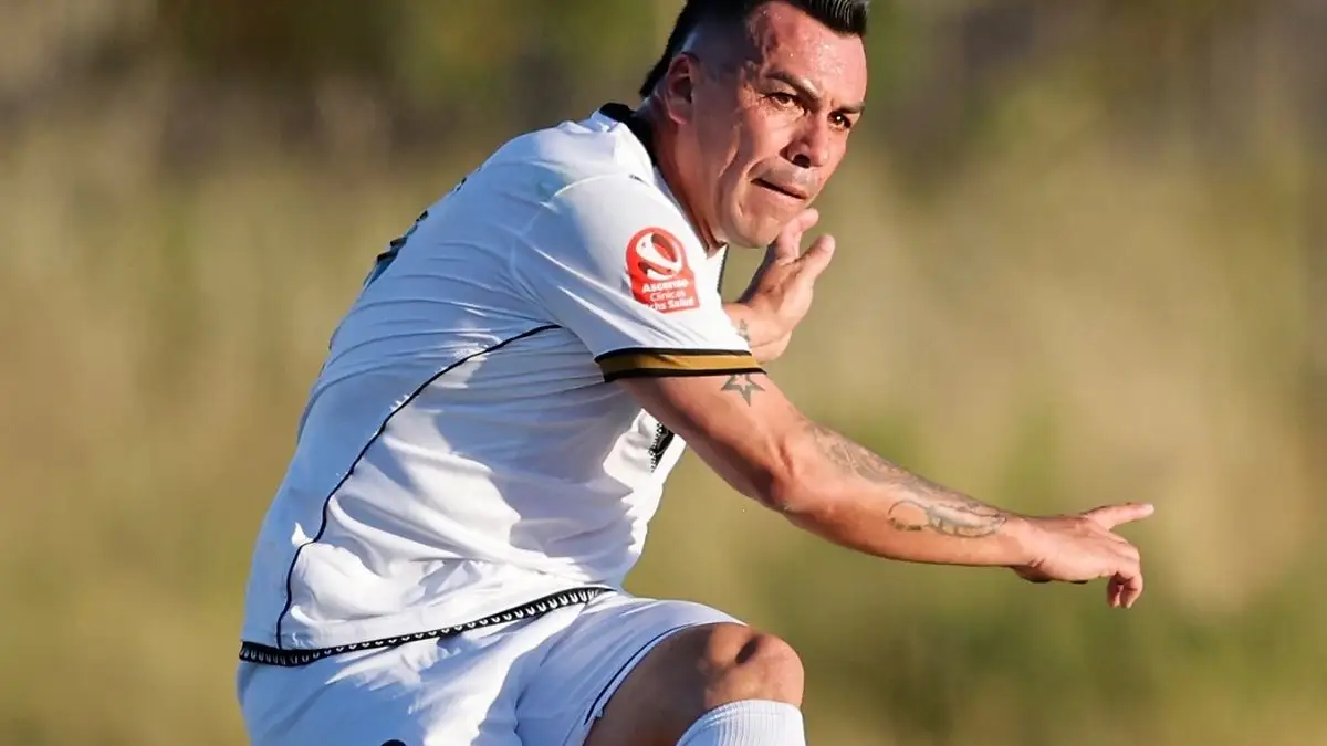 Esteban Paredes.