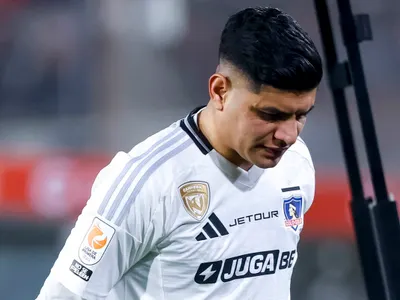 ¿Es de preocupación? Claudio Aquino aclaró su estado tras salir lesionado en duelo de Colo-Colo y Cobresal