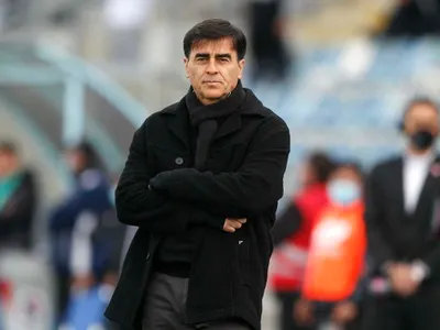 La particular razón por la que Gustavo Quinteros no quiere que descienda la Universidad de Chile