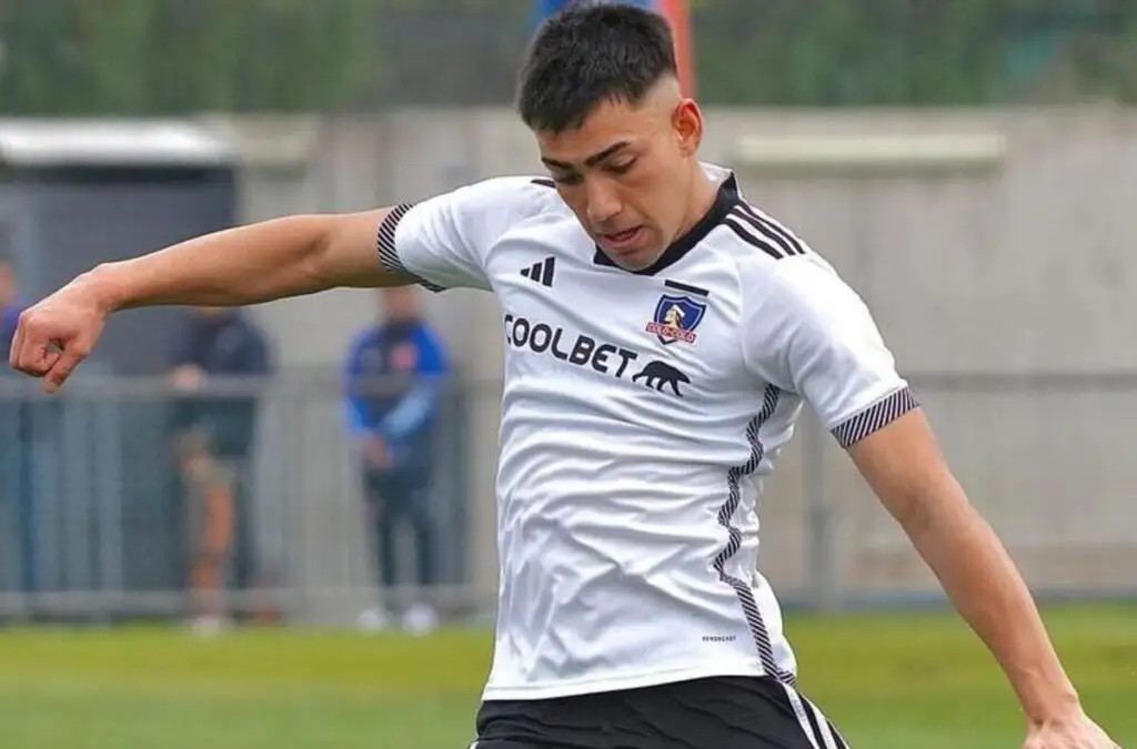 Nicolás Suárez sufrió una lesión en el partido de Colo-Colo Proyección vs Universidad Católica.