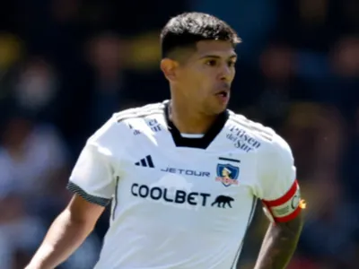 Se sumó un interesado: Revelan el monto que deberían pagar a Colo-Colo para quedarse con Esteban Pavez