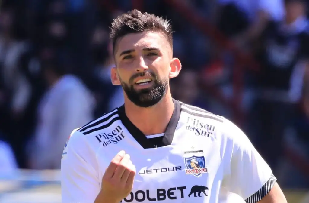 Hinchas piden la renovación de Emiliano Amor.