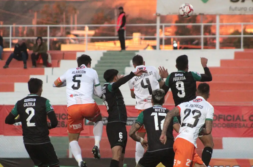 Cobresal y Deportes Copiapó se enfrentaron en El Salvador.