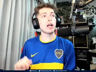 [VIDEO] Davoo Xeneize ‘trollea’ a hinchas de la U y la UC por próximo duelo de Colo-Colo en Copa Libertadores