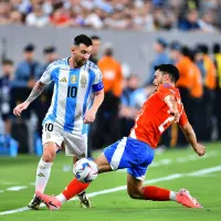 ¿Robo? Así fueron las dos polémicas jugadas que los hinchas de La Roja reclamaron como penal y roja contra Argentina