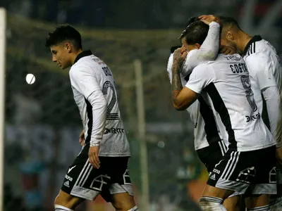 Futbolista de Colo-Colo que está distanciado con la hinchada podría estar viviendo sus últimos meses en Colo-Colo
