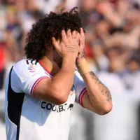 Ex Colo-Colo sin piedad con Maxi Falcón: Lo tildó de payaso tras su expulsión y destrozó al equipo