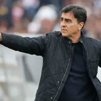 Gustavo Quinteros reveló al «9» de jerarquía con el que conversó para ser fichaje de Colo-Colo: Acaba de ser vendido a Europa