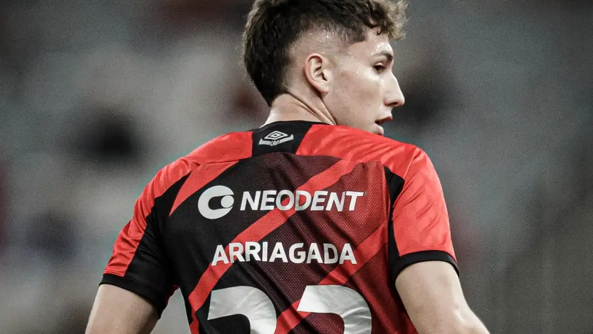 Luciano Arriagada terminó anticipadamente su contrato con Athletico Paranaense.