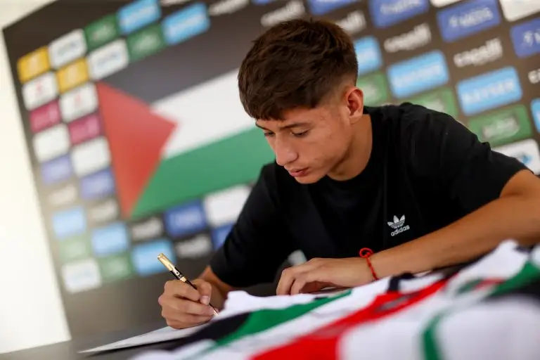 Iván Román renovó con Palestino