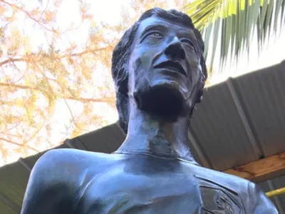 En honor al gran «Chamaco»: Colo-Colo inaugurará estatua de Francisco Valdés