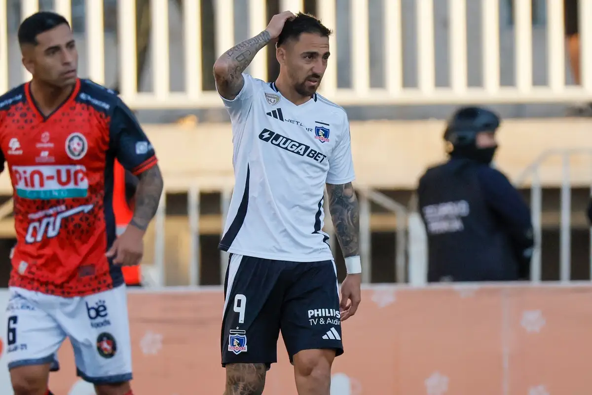 Javier Correa falló un tiro desde los 12 pasos. Foto: Andres Pina/Photosport.