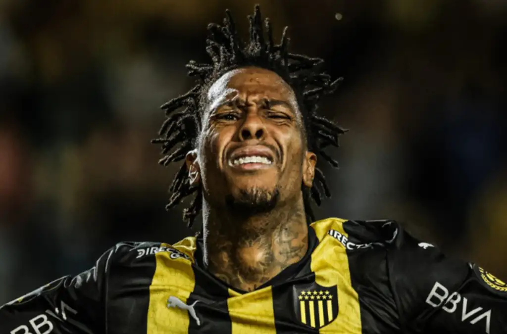 Abel Hernández ya no es opción para reforzar Colo-Colo.
