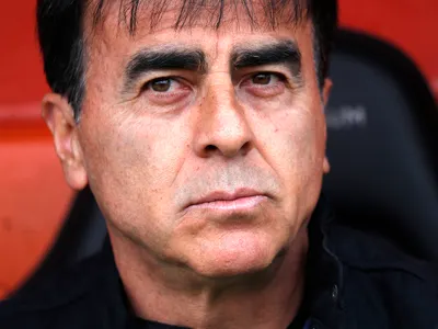 Por si se va Quinteros: Destapan la terna de técnicos argentinos que Colo-Colo tiene en carpeta