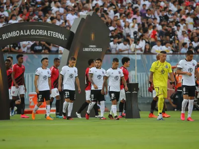 Colo Colo denunció a Umbro por incumplimiento de contrato