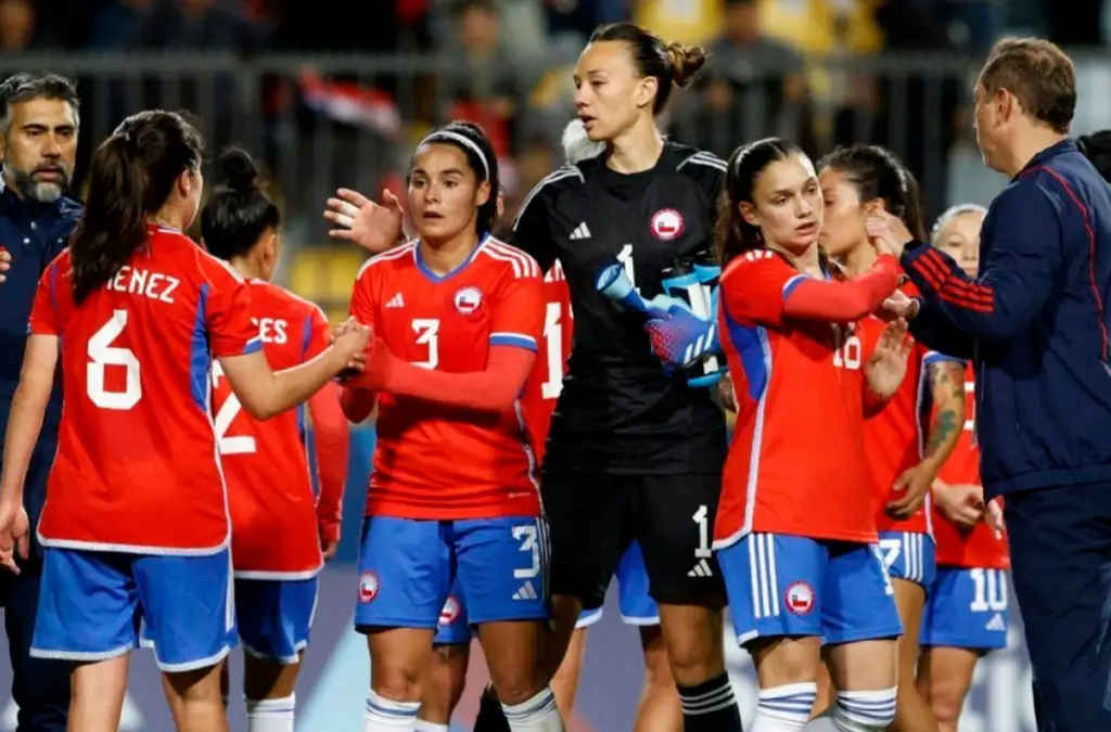 El plantel de ‘La Roja’ femenina estaría molesta con la dirigencia.