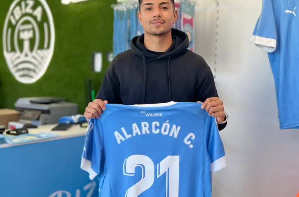 Williams Alarcón utilizará el dorsal 21 en el UD Ibiza.