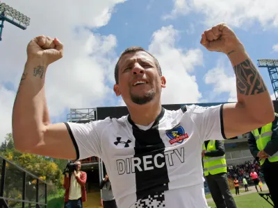 Emiliano Vecchio aplaude su paso por Colo-Colo y le declara su amor a los hinchas: «Lo pasé increíble»
