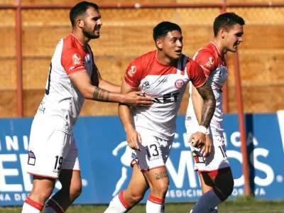 El «nuevo Maxi Falcón»: Colo-Colo dejó partir a otro futbolista que firmó por equipo de Primera B