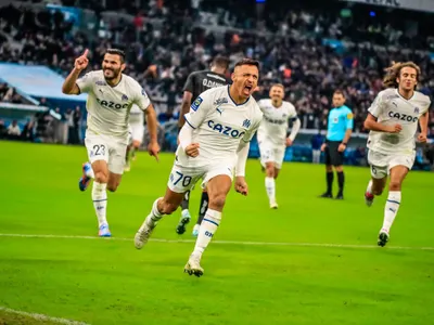 [VIDEO] Reventó el arco: Alexis Sánchez se matriculó con un nuevo golazo en la liga francesa
