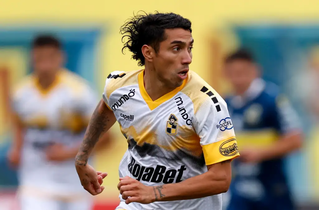 Varios equipos están a la siga de los pasos de Luciano Cabral.