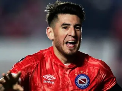 ¿Otro papelón de Blanco y Negro? La verdadera razón por la que Lucas Villalba no llegó a Colo-Colo