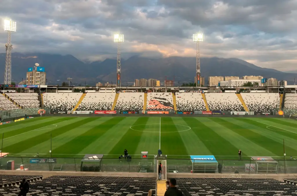 En Colo-Colo sueñan con la remodelación del Estadio Monumental.