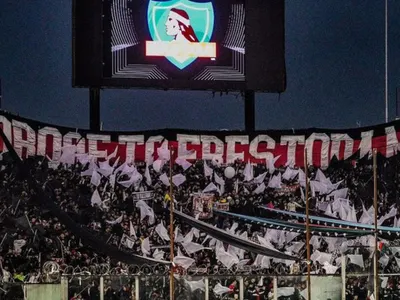 No da su brazo a torcer: Garra Blanca pide tajantemente una salida de Colo-Colo tras la victoria ante América Mineiro