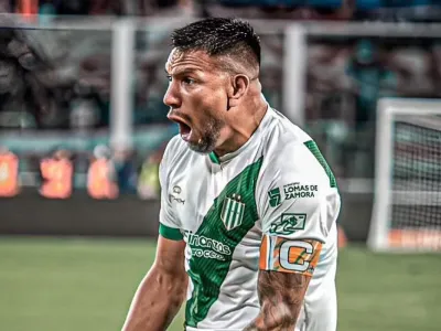 «Si estuviera con un par de kilos menos»: Proponen a goleador argentino como el ‘9’ de Colo-Colo