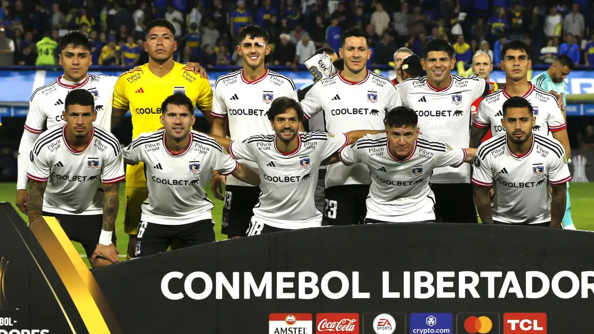 Plantel de Colo-Colo en el partido ante Boca Juniors por Copa Libertadores.