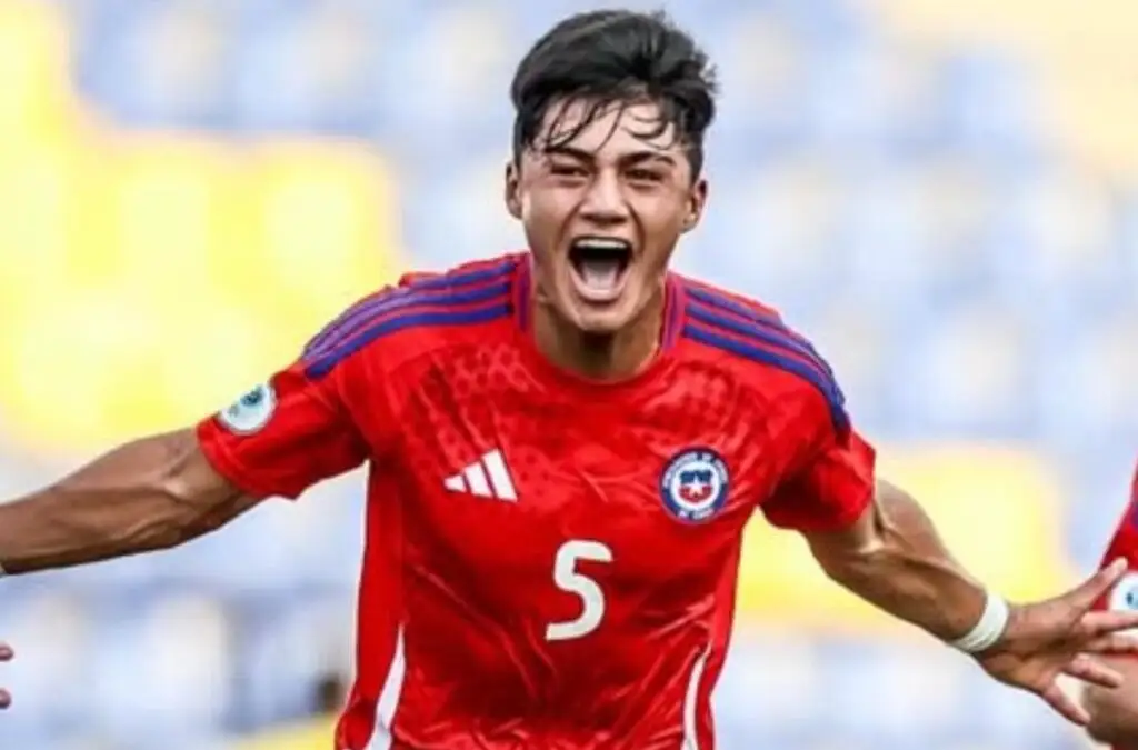 Alonso Olguín llegó a una prueba como extremo, pero ahora juega como defensa central.