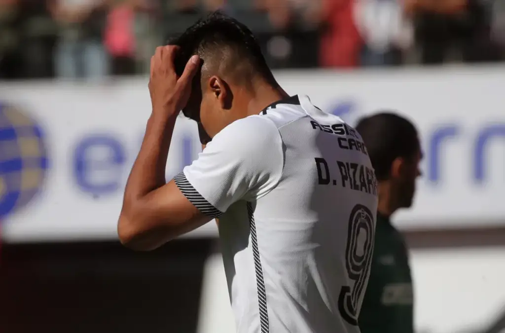 Damián Pizarro no vive un buen presente en Colo-Colo.