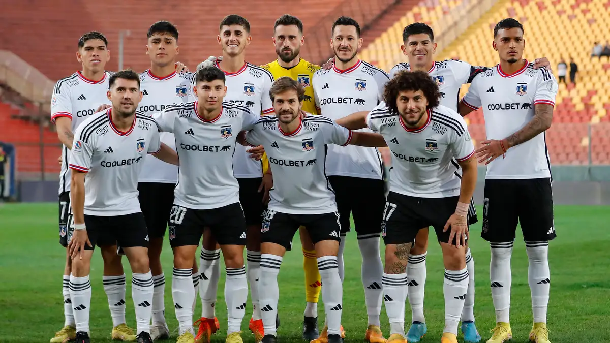 Foto oficial de la formación de Colo-Colo en el partido ante Unión Española.