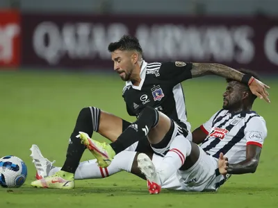 Hinchas de Colo-Colo estallan en redes sociales por el festival de goles perdidos ante Alianza Lima