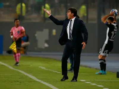 ¿Cambios necesarios u obligados? Gustavo Quinteros prepara sorpresiva alineación para enfrentar a Curicó Unido