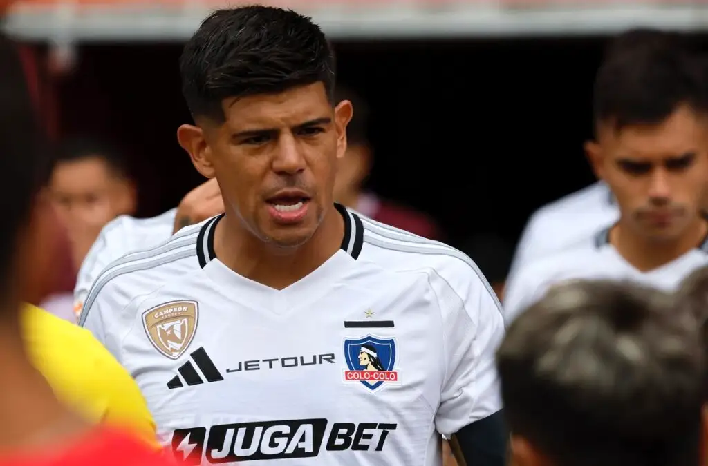 Esteban Pavez fue una de las bajas de Colo-Colo frente a Unión Española.