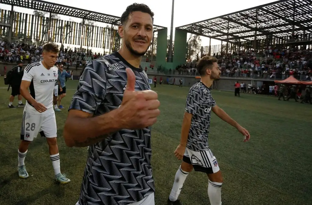 Ramiro González se llevó todas las críticas de los hinchas de Colo-Colo tras el debut.