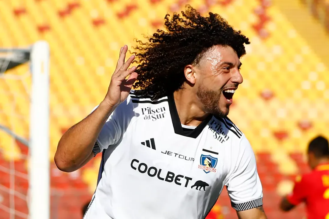 Maximiliano Falcón celebrando su gol frente a Unión Española por la fecha 1 del Campeonato Nacional.