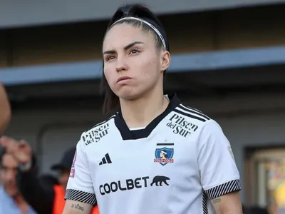 Nada de indirectas: Javiera Grez revive polémico gesto de U. de Chile para presumir el tricampeonato
