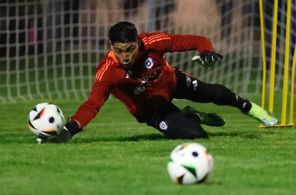 Brayan Cortés busca una oportunidad de volver a jugar en La Roja.