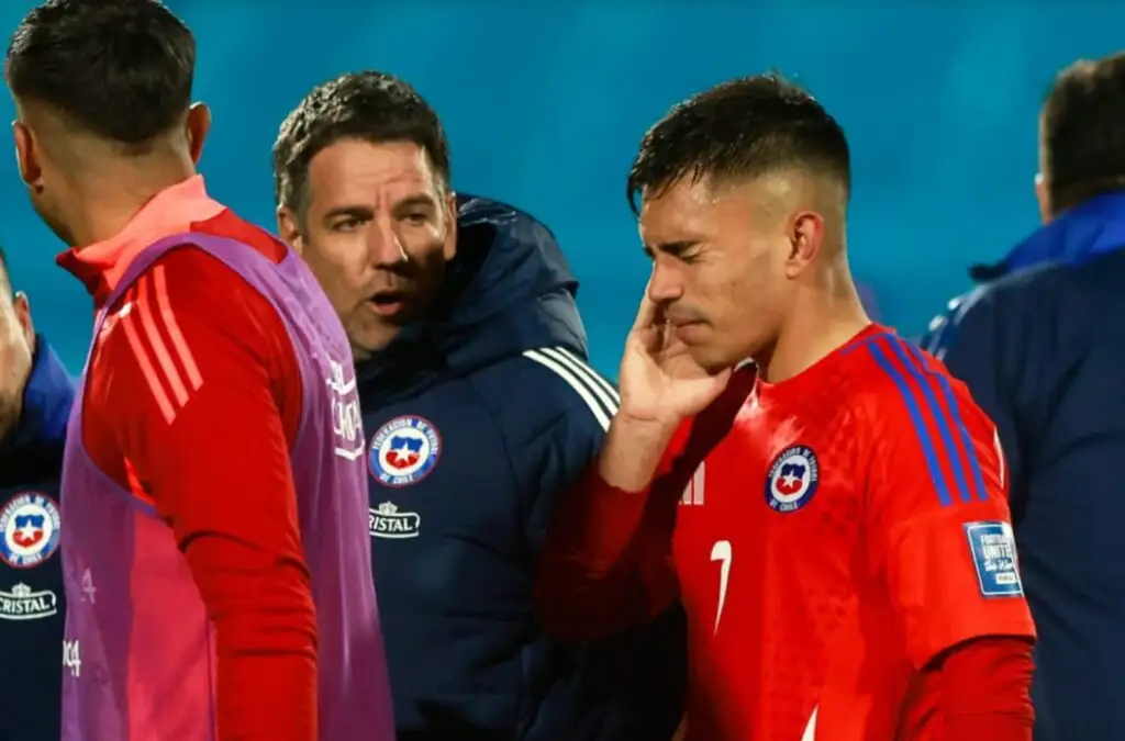 Vicente Pizarro se lesionó durante el partido entre La Roja y Bolivia.