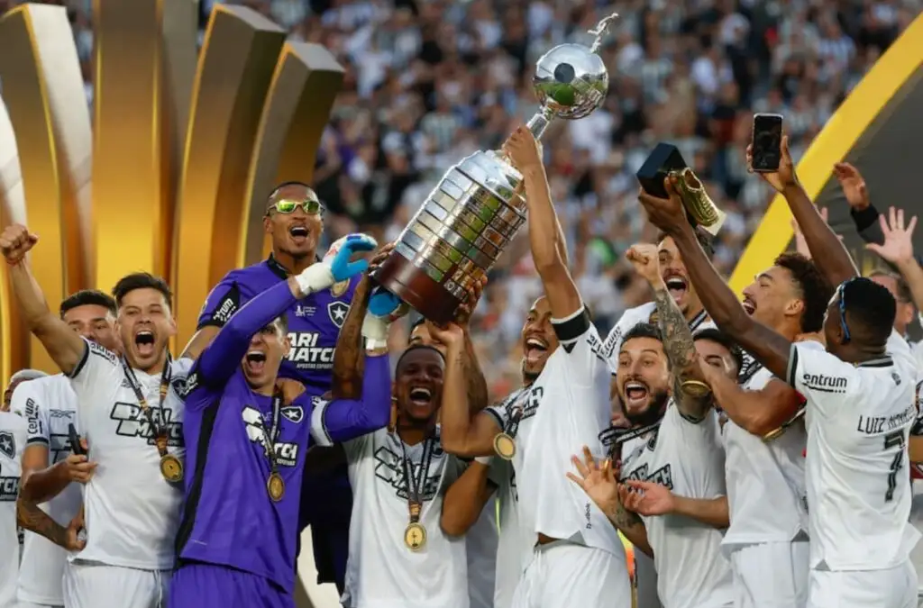 Jorge Almirón detalló las grandes diferencias económicas que hay entre los equipos de la Copa Libertadores.