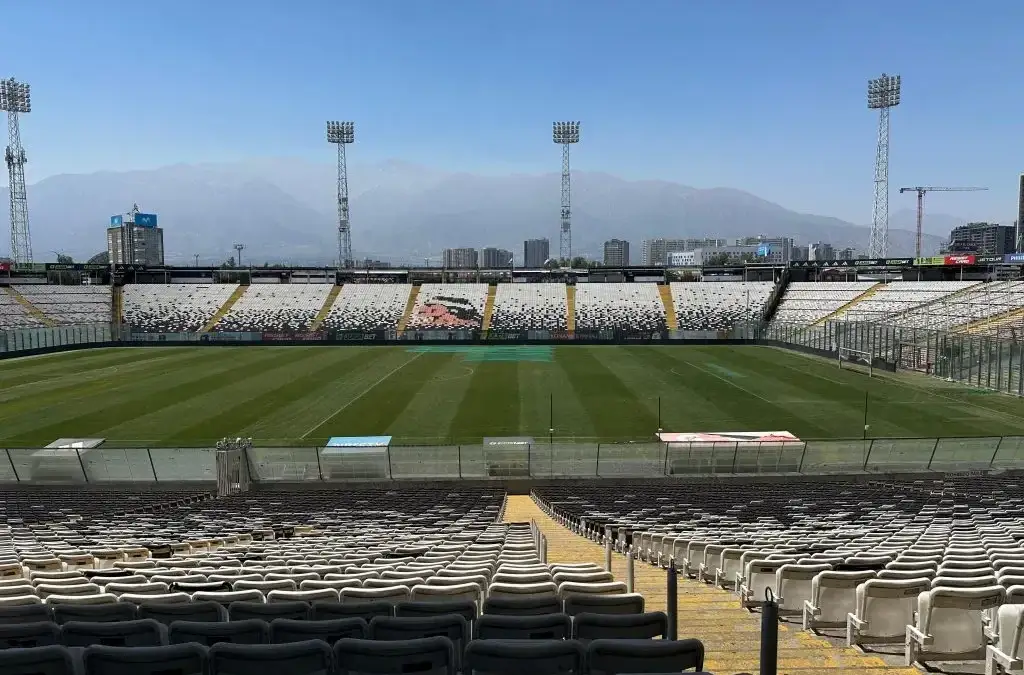 Colo-Colo trabaja en recuperar la cancha del Estadio Monumental. Foto: DaleAlbo.