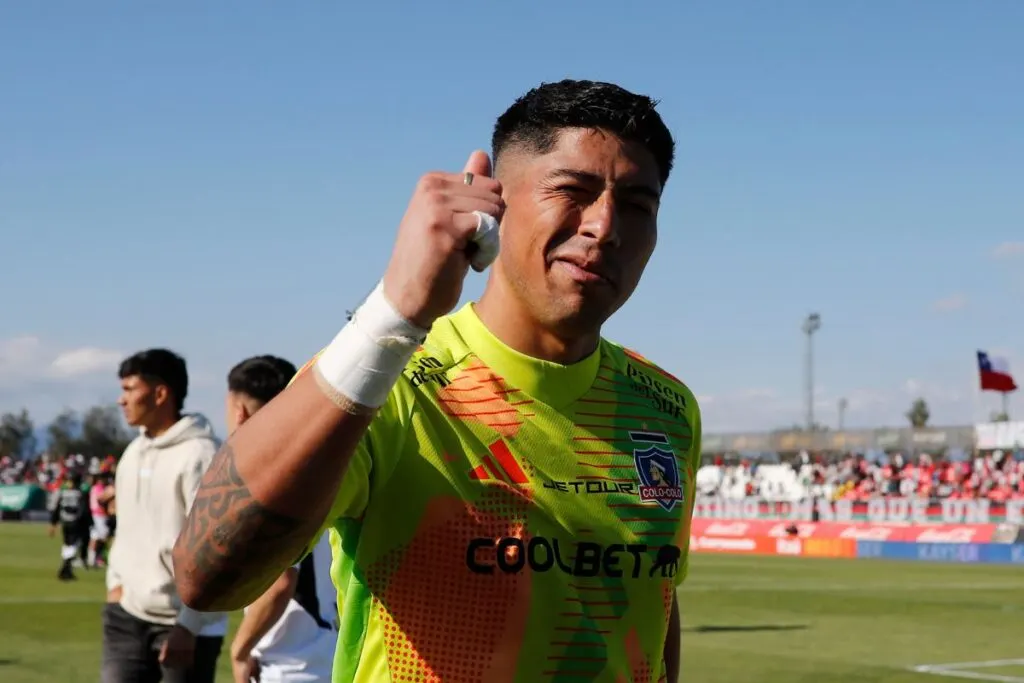 Brayan Cortés con la camiseta de Colo-Colo.