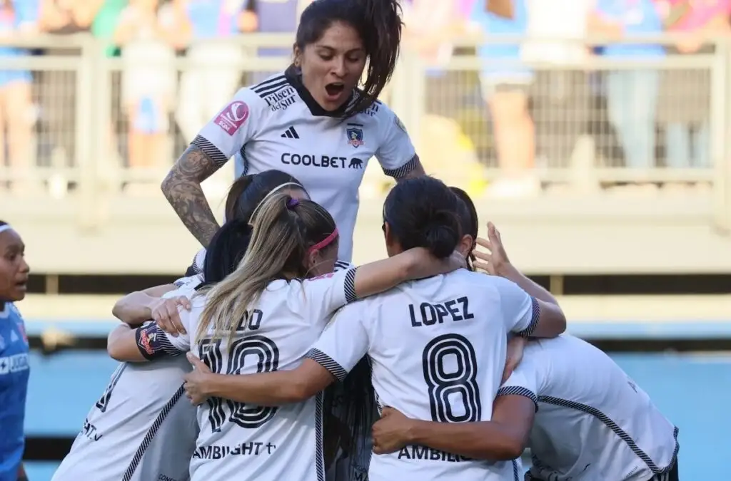 Colo-Colo enfrentaría a Boca Juniors y Olimpia.