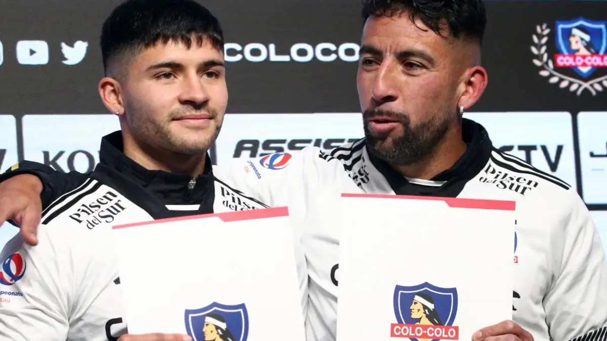 Colo-Colo presentó a Cristián Riquelme y Mauricio Isla como nuevos jugadores.