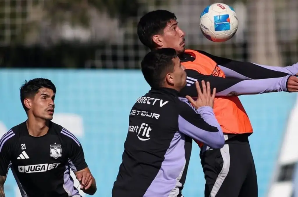 Colo-Colo volvió a los entrenamientos este lunes.